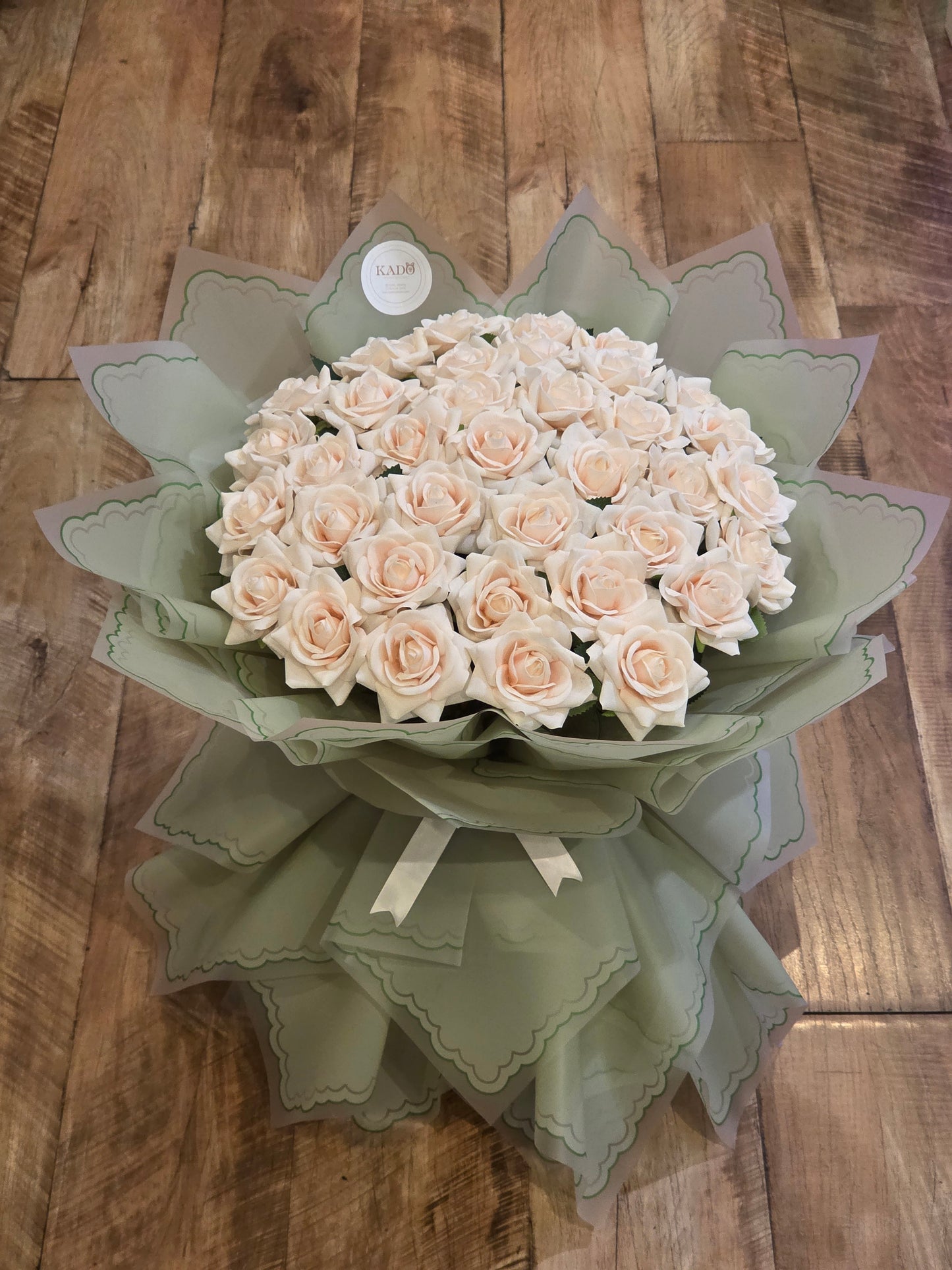 Big Round Ivory in Green