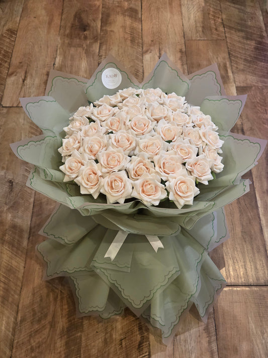Big Round Ivory in Green